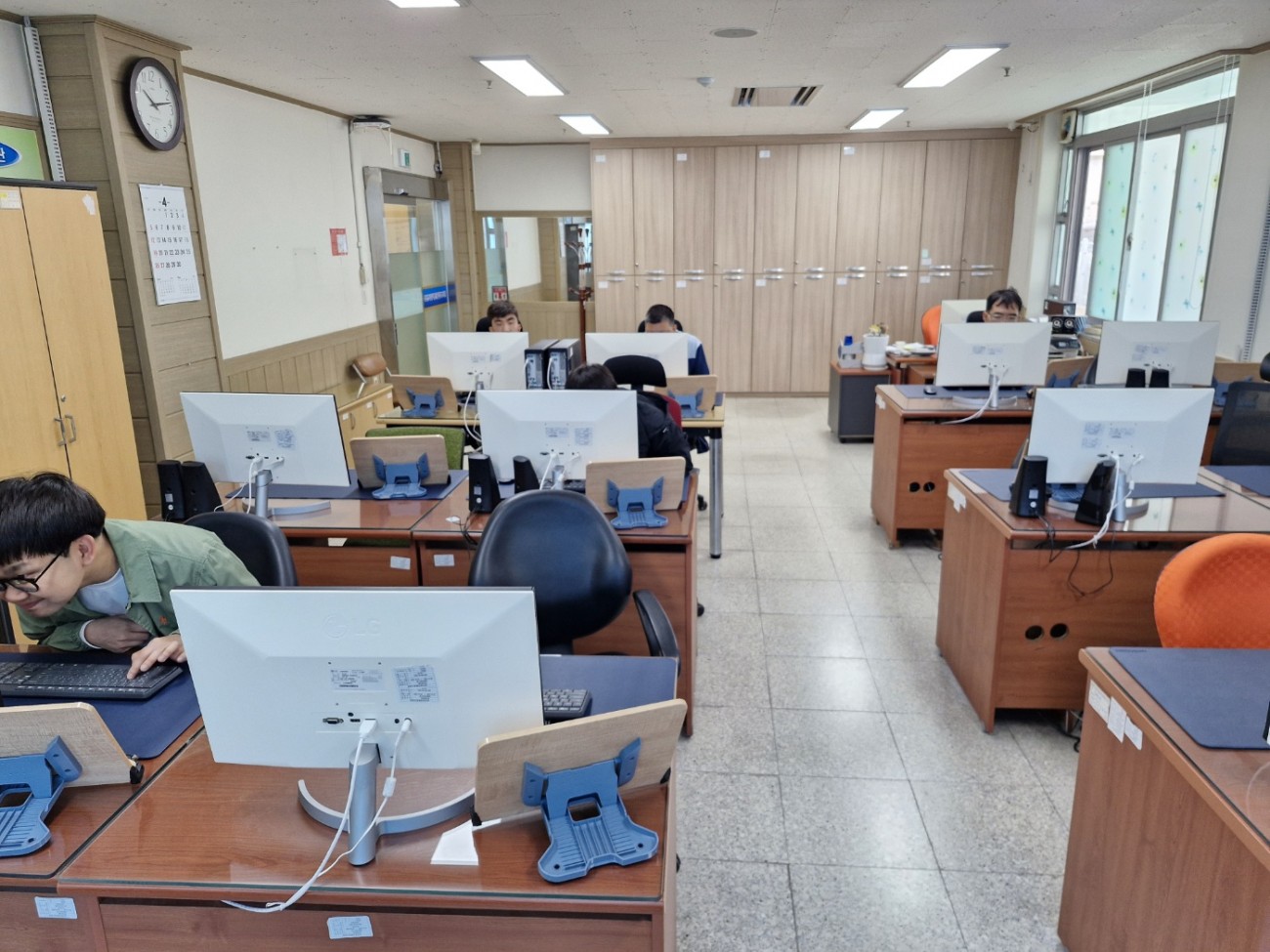 eccc9f231eb7b8e1819bf0e3a3aa561e_1778574887_0855.jpg
